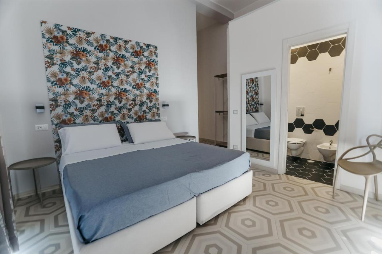 Domus Marina Rooms Неаполь Екстер'єр фото